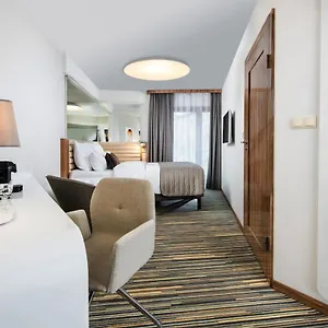 4* Szálloda Leonardo Boutique Center