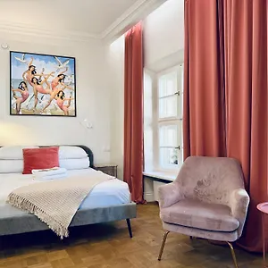 Mint Luxury At The Main Square Appartamento