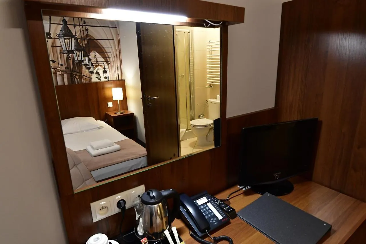 Hotel Downtown Krakow 3*,